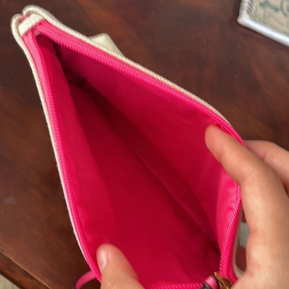 Shisheido pink lined zippered makeup bag New without tags
